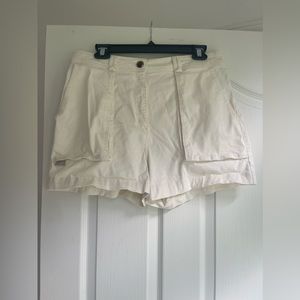 H&M cream shorts